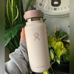 Whole Foods Exclusive Juneberry 32oz Hydroflask